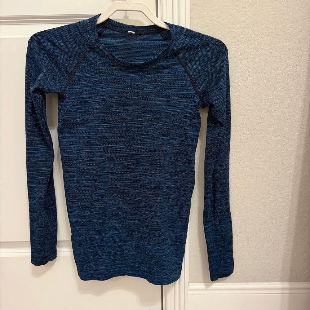 Blue Lululemon Long Sleeve Athletic Top